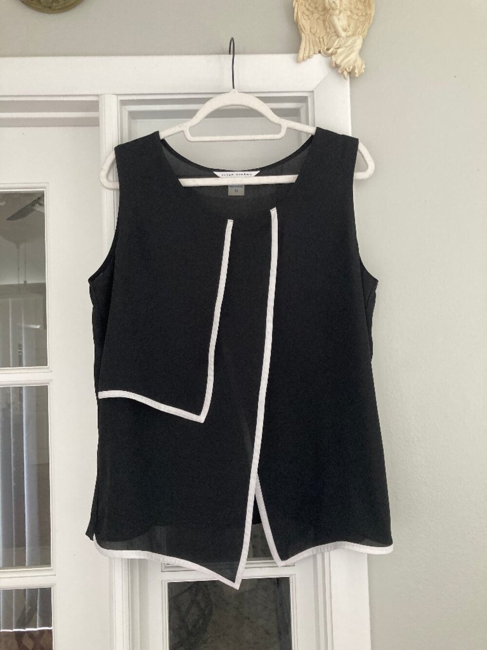 Peter Nygard Black White Sleeveless Blouse 12